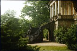 Treppen an der Terrasse der königlichen Villa in Wachwitz
