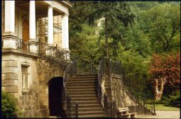 Bild: Treppen an der Terrasse der königlichen Villa in Wachwitz