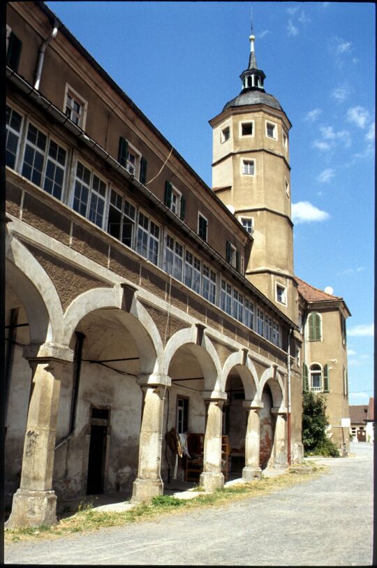 Arkaden am Schloss im Gutsbezirk Gamig