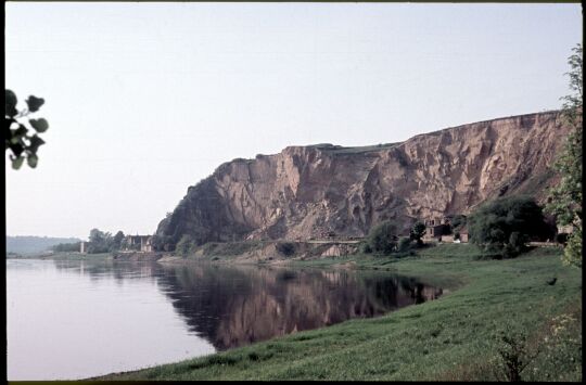 Blick auf die Elbe und  die Elbtalhänge bei Zehren