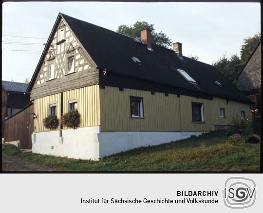 Gebäude mit Fachwerkgiebel in Raun im Vogtland