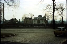 Bild: Mauer mit politischen Losungen am Geländekomplex der Bezirksverwaltung des Ministeriums für Staatsicherheit Dresden