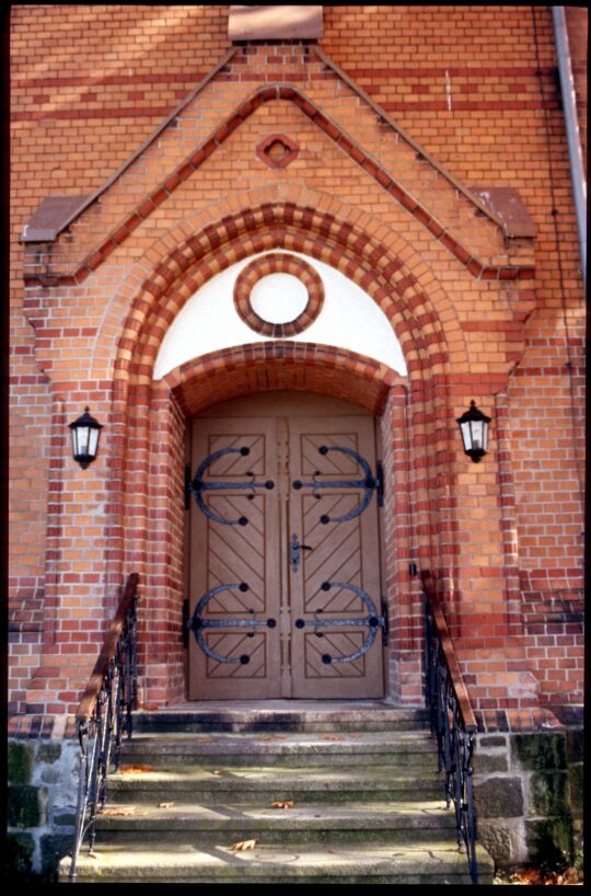 Tür der Kirche in Marieney im Vogtland