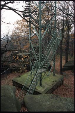 Bild: Treppen des Aussichtsturms in den Königshainer Bergen 1990