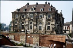 Bild: Blick über den Zugang zur Unterführung an der Großen Meißner Straße zum Blockhaus
