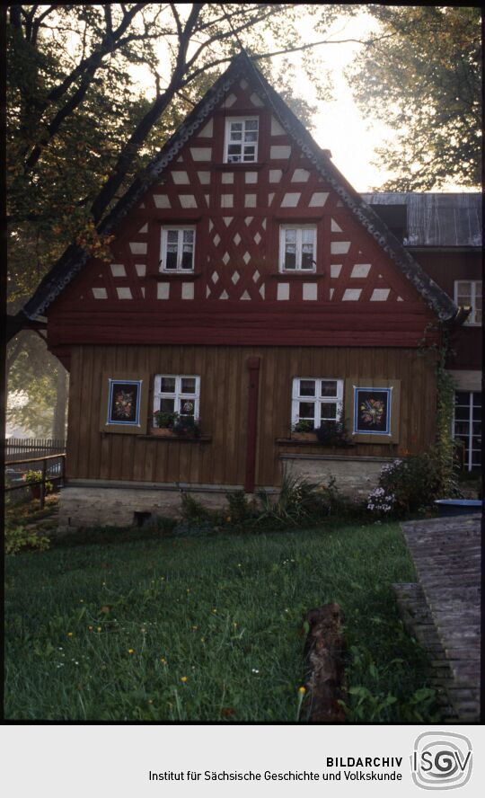 Gebäude mit Fachwerkgiebel in Raun im Vogtland