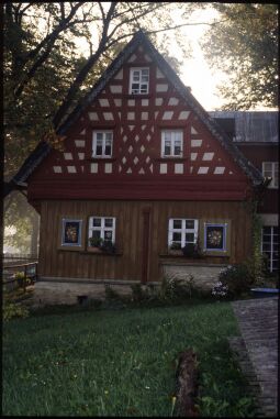 Bild: Gebäude mit Fachwerkgiebel in Raun im Vogtland