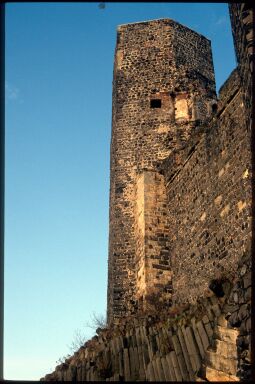 Bild: Blick zum Siebenspitzenturm der Burg Stolpen