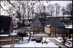 Bild: Blick auf die verschneite Röderstraße in Kleinröhrsdorf
