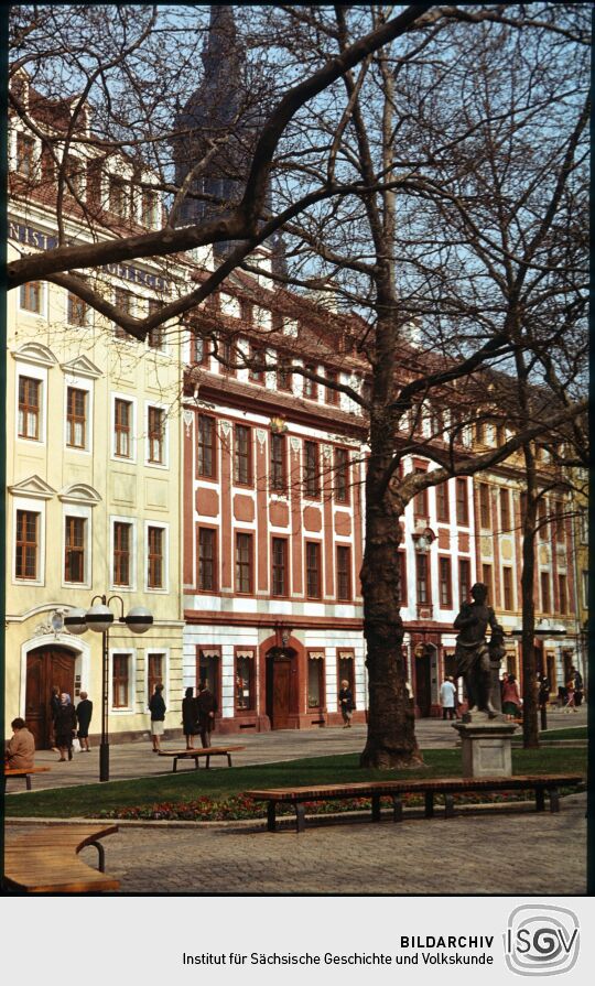 Blick durch die Straße der Befreiung (seit 1991 Hauptstraße) in der Dresdner Neustadt