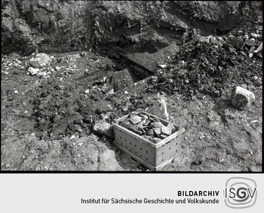 Ausgrabungen in der Baugrube für das Hotel Dresdner Hof
