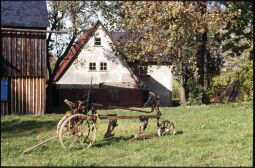 Bild: Historischer Pflug im Freiluftmuseum Landwüst