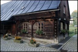 Bild: Gebäude in Raun