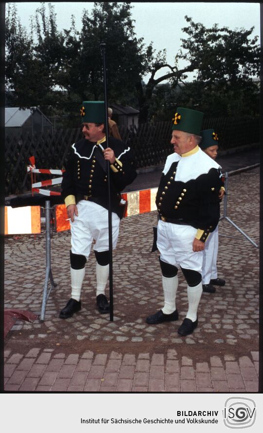 Männer in Bergmannsuniformen