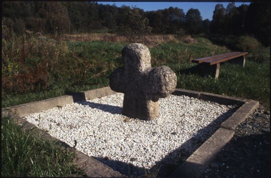 Steinkreuz (Sühnekreuz) in Marieney