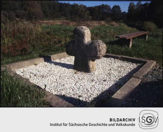 Steinkreuz (Sühnekreuz) in Marieney