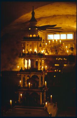 Bild: Weihnachtspyramide in der 'Lederkammer' im Lohgerber- Stadt- und Kreismuseum Dippoldiswalde