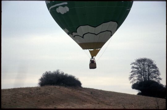 Heißluftballon mit Bierwerbung in Dresden-Weixdorf