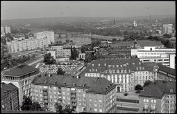 Blick vom Dresdner Rathausturm auf die Stadt (Landhaus, Polizeipräsidium, Albertinum, Carolabrücke)