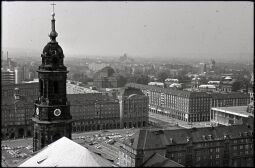 Blick vom Dresdner Rathausturm auf den Altmarkt und die Kreuzkirche