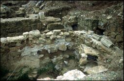 Freigelegte Kellergeschosse in den Ruinen des Dresdner Taschenebergpalais