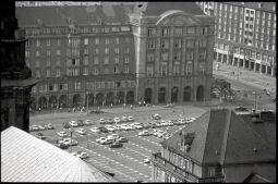 Blick vom Dresdner Rathausturm auf den Altmarkt