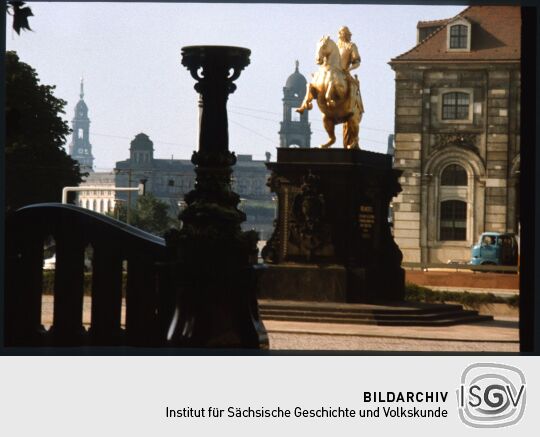 Denkmal 'Goldener Reiter' auf dem Neustädter Markt