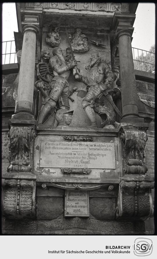 Moritzmonument an der Bastion Jungfrau unterhalb der Brühlschen Terrasse