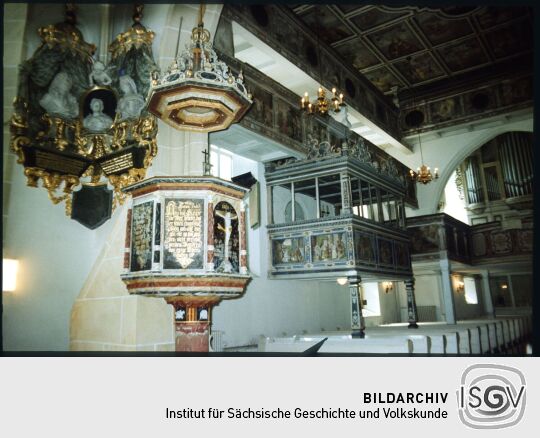 Epitaph, Kanzel und Patronatsloge in der Kirche Leubnitz-Neuostra