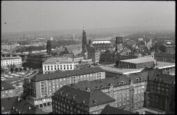 Blick vom Dresdner Rathausturm auf die Altstadt mit dem Schloss, Ständehaus, Katholischer Hofkirche und Kulturpalast