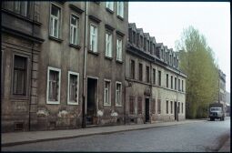 Bild: Blick in die Adlergasse (26-30) in der Dresdner Friedrichstadt