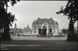 Bild: Neustädter Markt mit Goldenem Reiter, Blockhaus, Augustusbrücke, Georgentor und Ständehaus