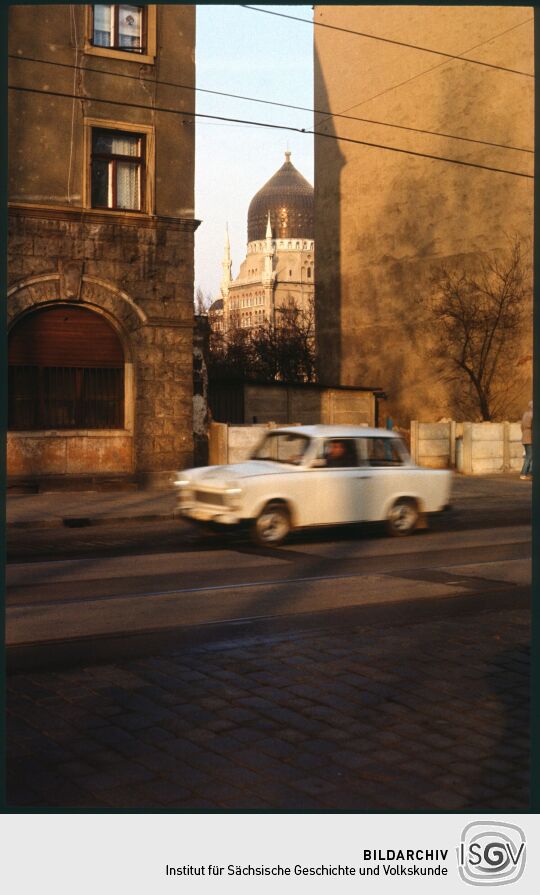 Blick von der Friedrichstraße zur Kuppel der Zigarettenfabrik Yenidze