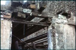 Bild: Detailaufnahme eines großteils abgetragenen Gebäudes in der Weißeritzstraße 46