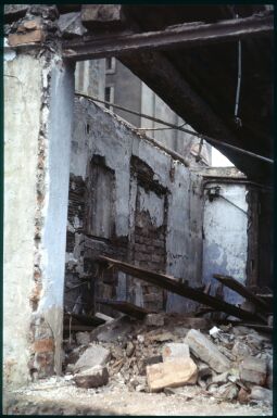 Bild: Detailaufnahme eines großteils abgetragenen Gebäudes in der Weißeritzstraße 46