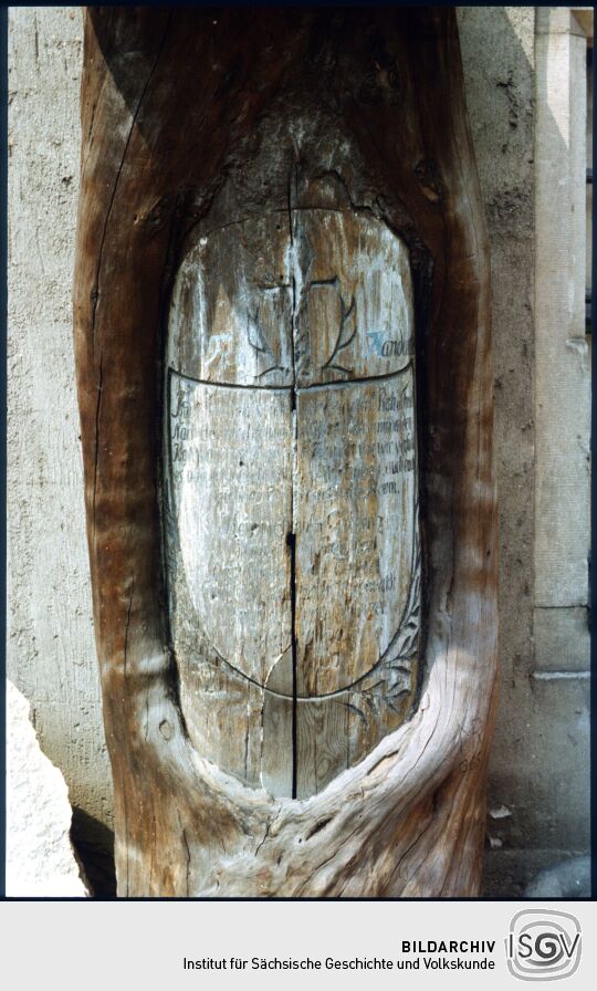 Holzskulptur am Museum für Sächsische Volkskunst im Dresdner Jägerhof