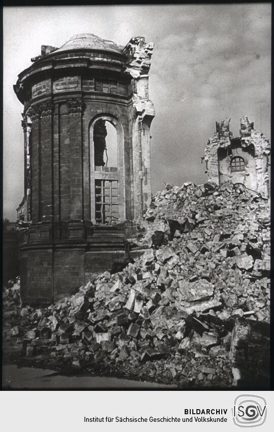 Blick auf die Ruine der Dresdner Frauenkirche