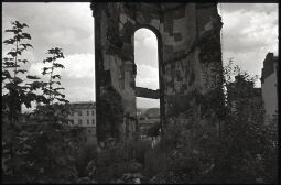 Bild: Blick aus der Ruine der Dresdner Frauenkirche