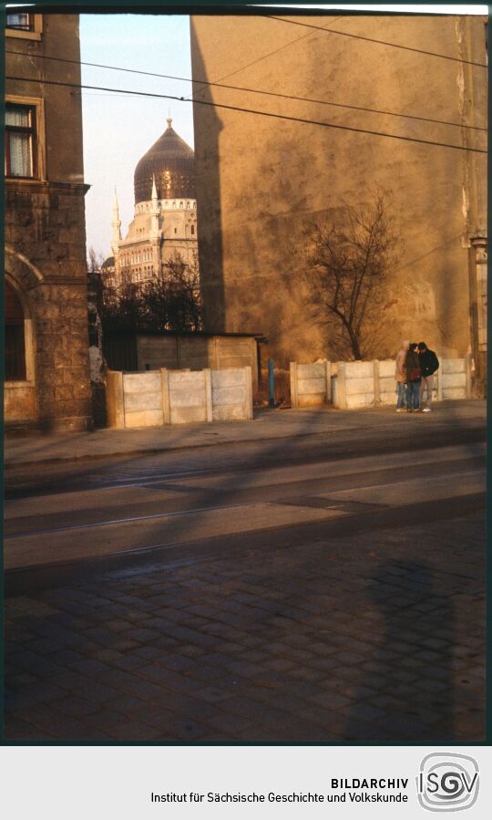 Blick von der Friedrichstraße zur Kuppel der Zigarettenfabrik Yenidze