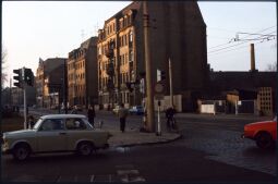 Bild: Blick von der Weißeritzstraße in die Friedrichstraße in der Dresdner Friedrichstadt