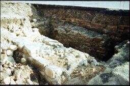 Freigelegte Reste der Dresdner Stadtbefestigung an der Altstädter Wache (Schinkelwache) am Zwinger