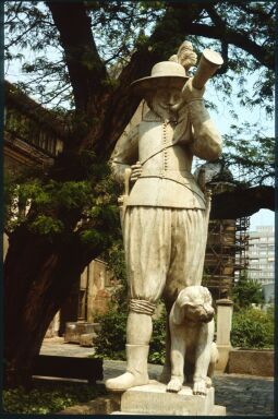Bild: Statue eines Jägers mit Hund vor dem Dresdner Jägerhof