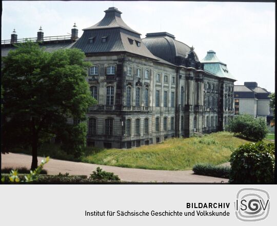 Elbfassade des Japanischen Palais