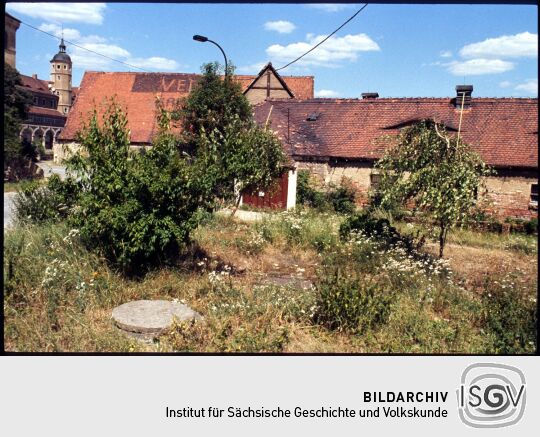 Blick auf die Gebäude des Guts Gamig mit dem Schloss