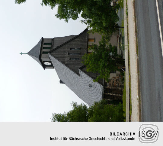 Eingangsbereich zur Exulantenkirche und Friedhof in Zinnwald