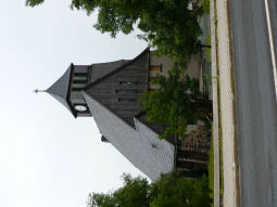 Bild: Eingangsbereich zur Exulantenkirche und Friedhof in Zinnwald
