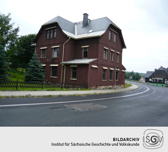 Wohnhaus in Zinnwald an der Teplitzer Straße, früher Sparkasse