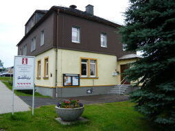 Bild: Das Gemeindeamt in Zinnwald