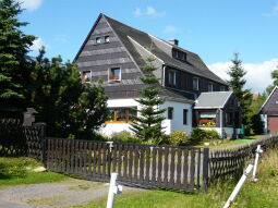 Bild: Wohnhaus auf dem Gelände der historischen Exulantensiedlung in Georgenfeld