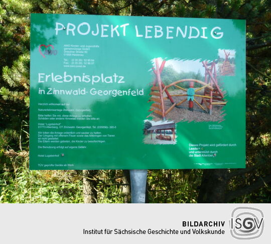 Infotafel zum Spielplatz am Hotel "Lugsteinhof" in Georgenfeld